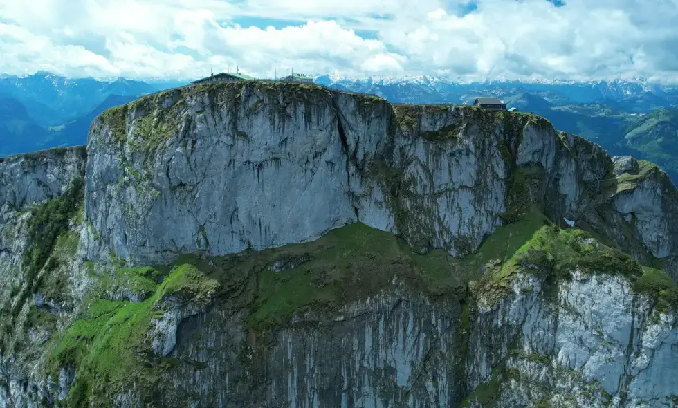 Călătorie confortabilă în Austria, pe autostradă.