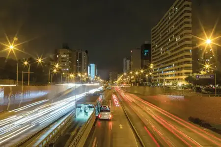 Η Ρουμανία κατασκευάζει νέο αυτοκινητόδρομο: ο Α9 ξεκινάει από την Τιμισοάρα, θα έχει μήκος 73 χιλιόμετρα και θα κοστίσει 3 δισεκατομμύρια ευρώ.